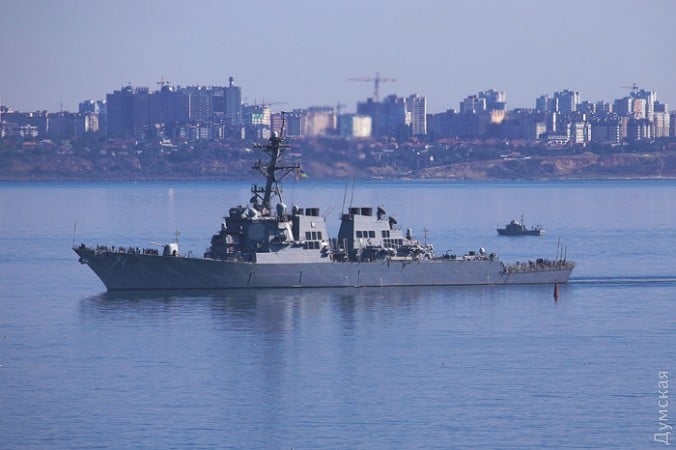 Американський есмінець прибув до нового контейнерного терміналу Одеського порту - фото 2