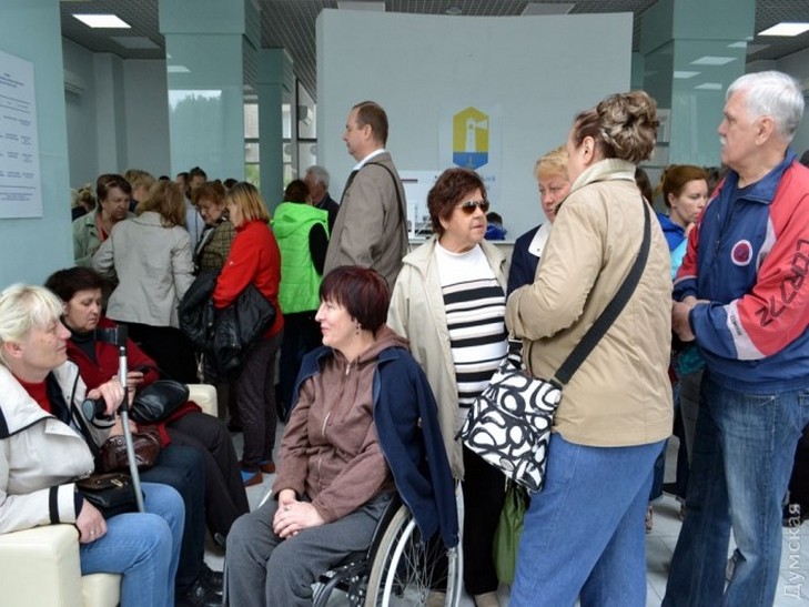 У громадській приймальні Саакашвілі інваліди-переселенці чекають на Гройсмана - фото 2