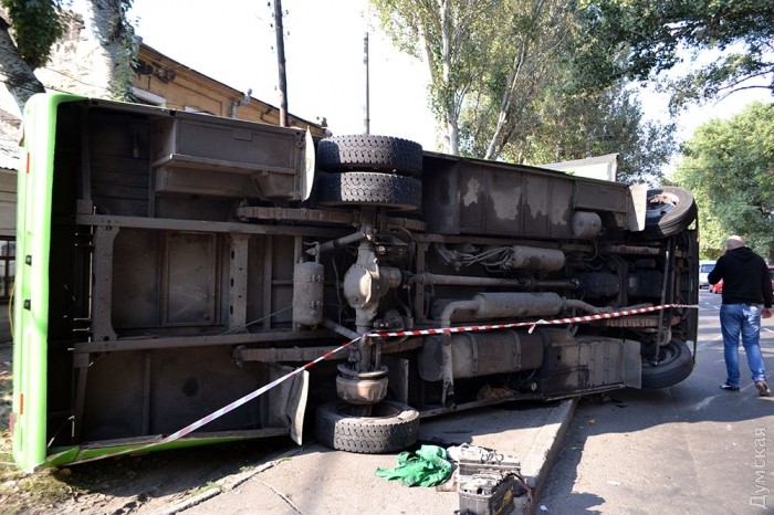 Водій одеської маршрутки гадки не має, через що сталася аварія, кількість постраждалих зросла  - фото 3