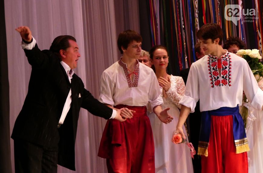 Як народний артист України танцював під дудку Захарченка (ФОТО) - фото 1