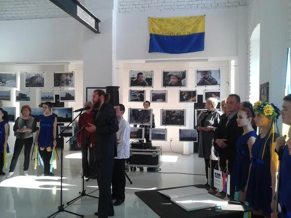 У Словаччині Дні України стартували закарпатською виставкою про війну - фото 2