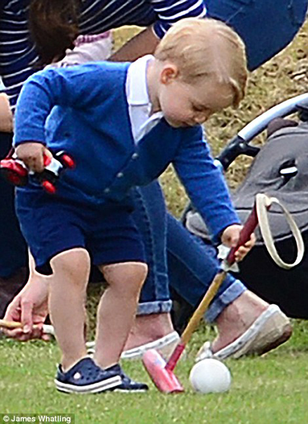 Як Кейт Міддлтон грала у гольф із принцем Джорджем (ФОТО) - фото 1
