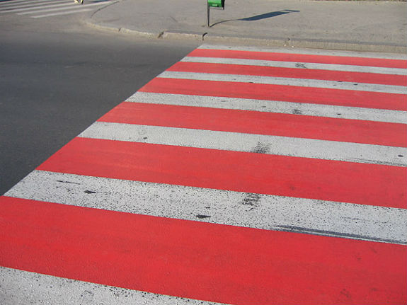 Столичні пішохідні переходи стануть червоно-білими та об'ємними - фото 1