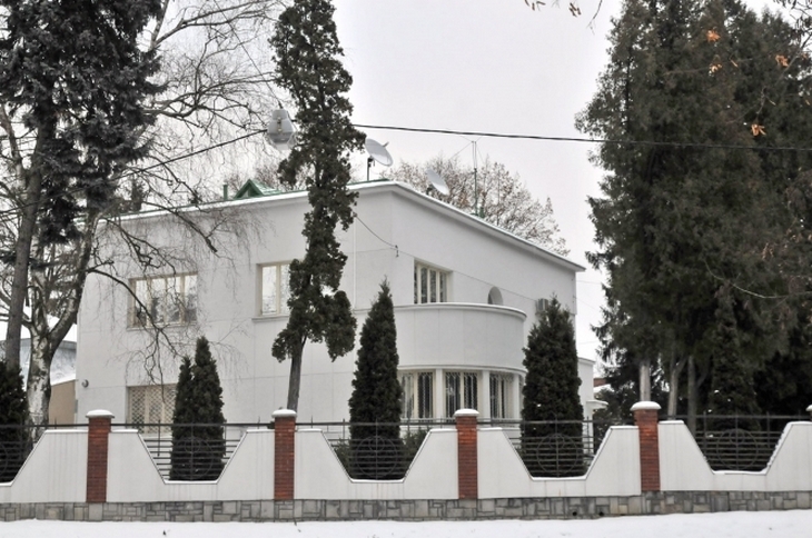 Львів'яни продали резиденцію Президента - фото 1
