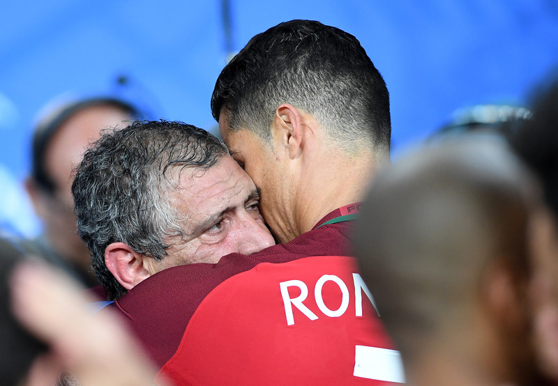 10 найемоційніших фотографій Роналду з фіналу Євро - фото 5