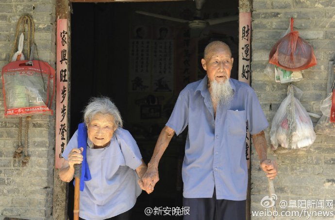 Китайське подружжя влаштували весільну фотосесію після 80 років шлюбу - фото 3