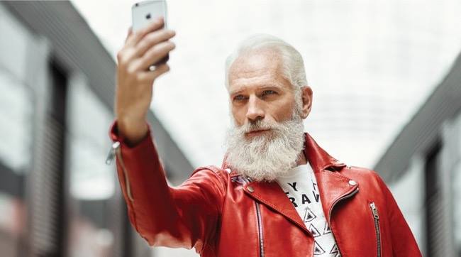 Санта для дорослих: Як харизматичний бородань збирає гроші у Канаді - фото 1