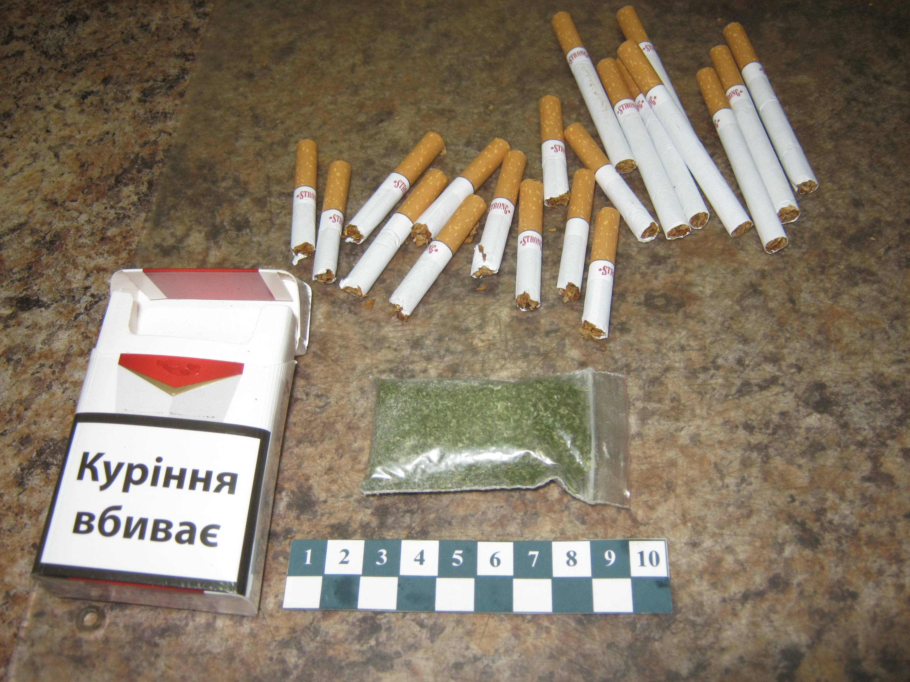Харківському в’язню намагалися передати цигарки з сюрпризом - фото 1