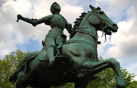 У Вашингтоні вандали сперли меч у статуї Жанни д'Арк - фото 1