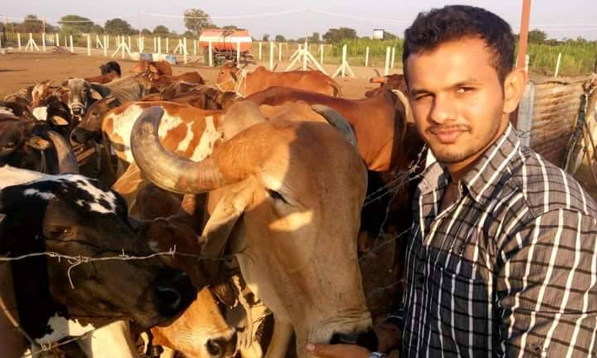 В Індії пройшов конкурс на найкраще селфі з коровою - фото 1