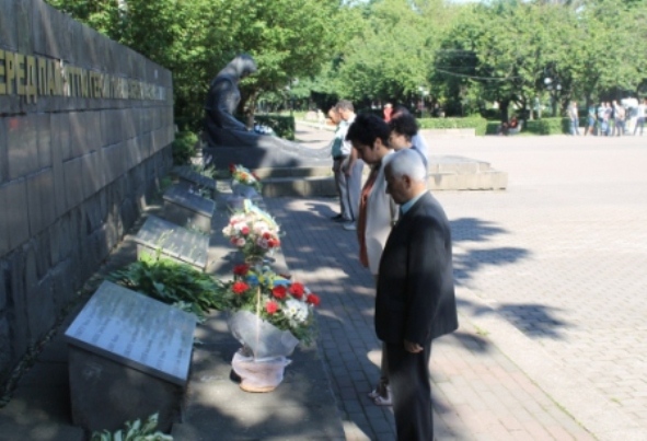 У День скорботи закарпатці вшанували пам'ять жертв війни (ФОТО) - фото 5