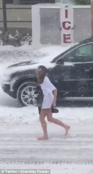 Як американка бігала під снігом без штанів - фото 1