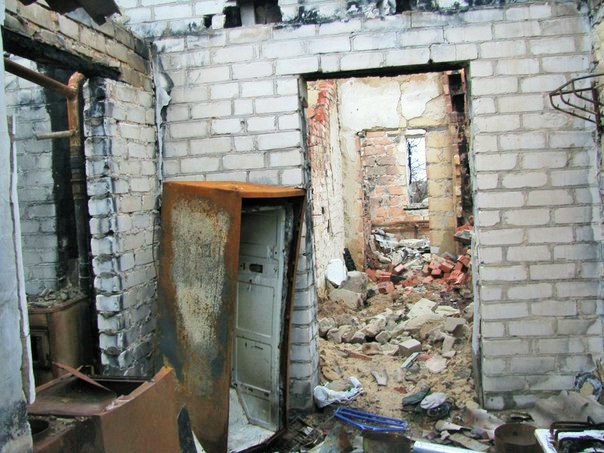 Як виглядає після "звільнення" російськими найманцями село на Луганщині (ФОТО)  - фото 4