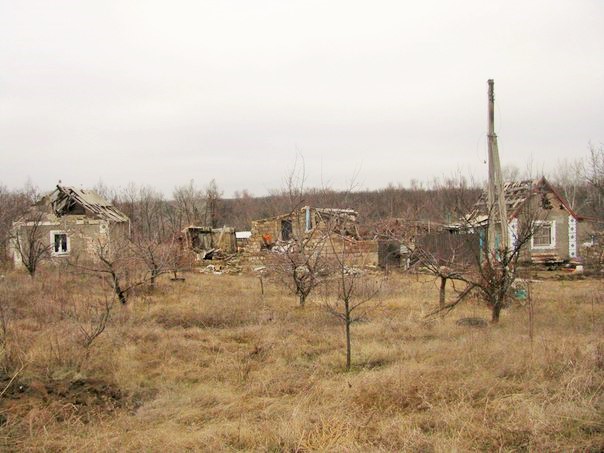 Як виглядає після "звільнення" російськими найманцями село на Луганщині (ФОТО)  - фото 1