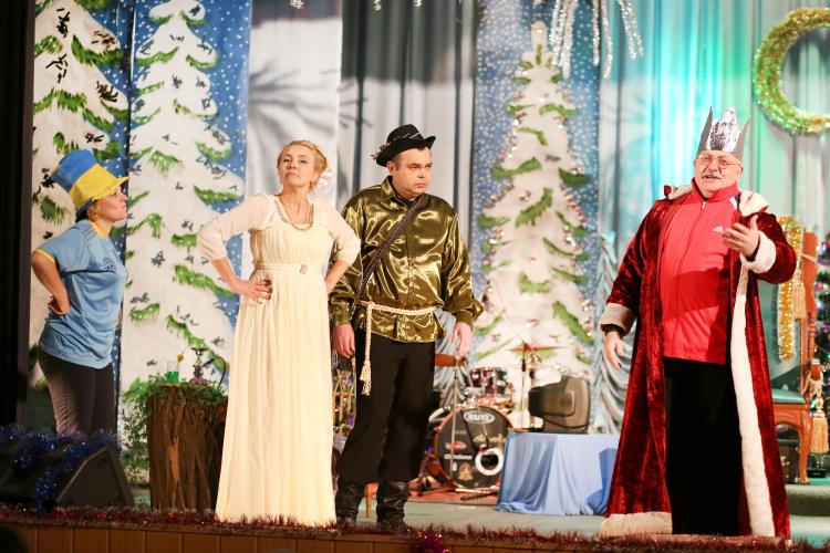 У Тростянці відбулася новорічна прем’єра політичного" мюзиклу - фото 1