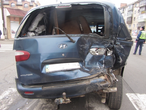 У Вінниці в автопригоді постраждала 9-річна дівчинка - фото 1