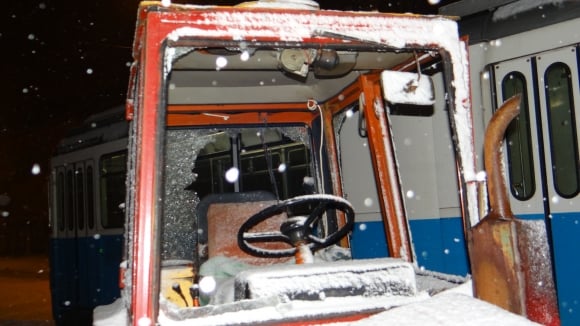 У Вінниці в негоду трактор врізався в трамвай - фото 3