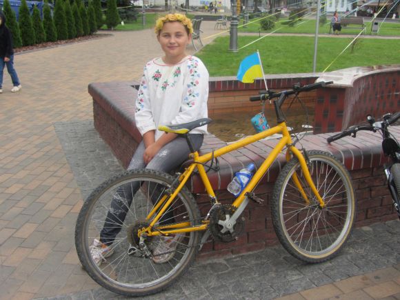 Річницю Незалежності вінничани зустрічали патріотичним велопробігом - фото 1