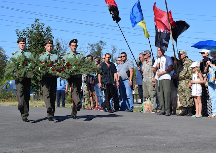 У Дніпрі жалобні заходи до дня Іловайської трагедії пройшли без "перших осіб" - фото 1