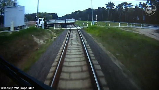 Польський машиніст врятував пасажирів, ризикуючи собою - фото 2