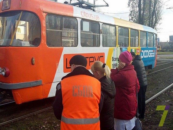 В Одесі чоловік загинув під колесами трамваю - фото 1