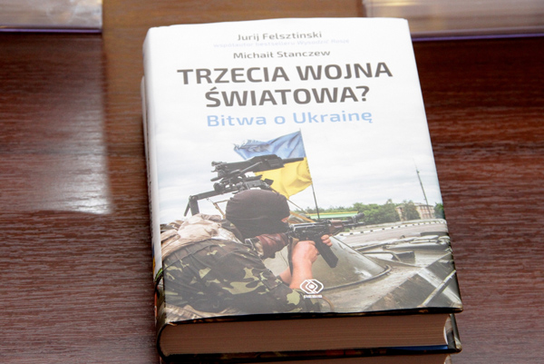 ТОП-7 зарубіжних книжок про Майдан та АТО - фото 4