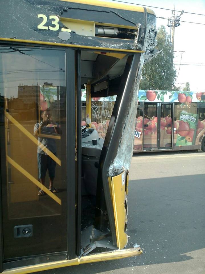 На Оболоні розбився новий тролейбус через відсутність кондиціонерів (ФОТО) - фото 2