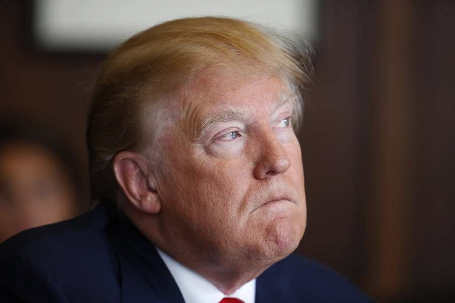 Над землею піднялися сотні "голів Трампа" - фото 3 Над землею піднялися сотні "голів Трампа" - фото 3