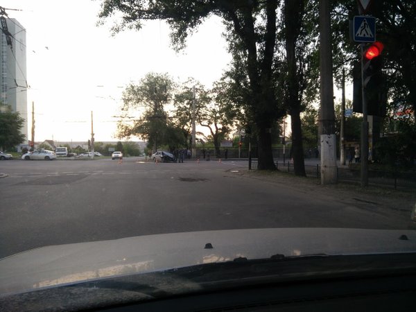 У мережі з`явилися фото з місця жахливого ДТП у Луганську (ФОТО) - фото 1