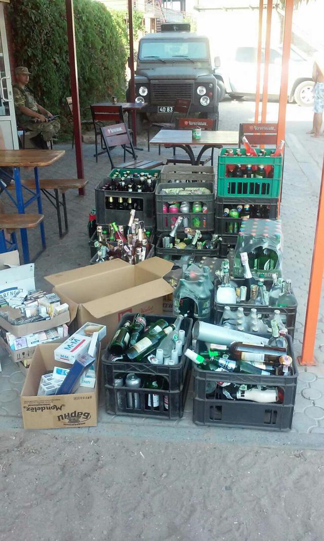 Як українським курортникам продавали контрабандну горілку та тютюн з Росії (ФОТО) - фото 1