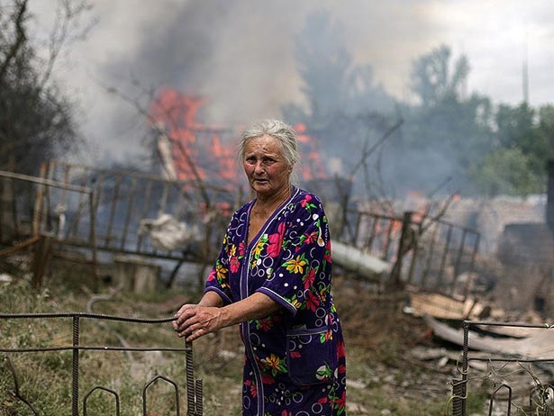 Зворушливі фото. Старі та війна на Донбасі (ФОТО) - фото 1