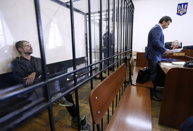 У Києві триває перший суд над підозрюваними у вбивстві Бузини - фото 5
