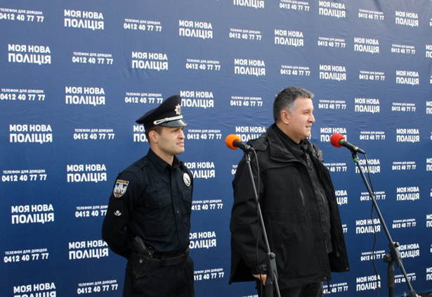 Поки Путін говорить про Донбас, Турчинов тестує нову зброю: 2 жовтня у фотографіях - фото 12