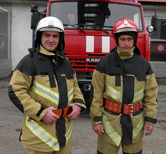 Закарпатські пожежники носитимуть швейцарську форму - фото 1