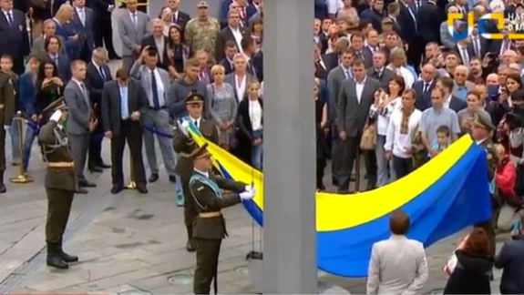 Україна святкує 25-річчя Незалежності: військовий парад у Києві (ТРАНСЛЯЦІЯ) - фото 2