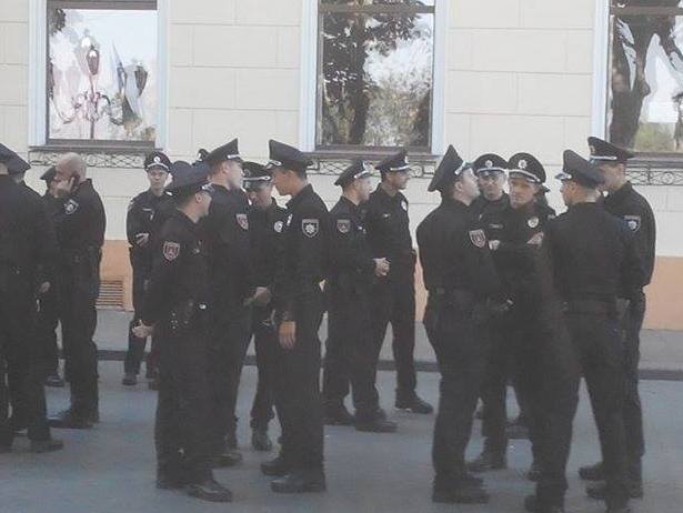 Одеський пам'ятник буде слідкувати за порядком в місті разом з новою поліцією - фото 1