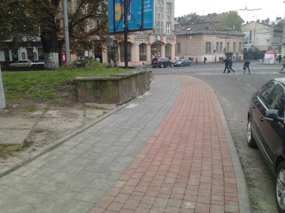 На вулиці Митрополита Андрея велодоріжка довжиною близько 700 метрів - фото 1