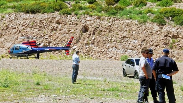 В Аргентині під час реаліті-шоу вертоліт упав у водосховище: є жертви (ФОТО) - фото 1