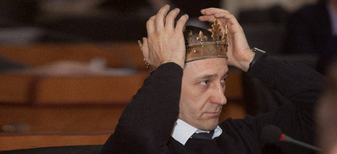 Як ужгородський депутат відстрілювався, оберігаючи свою "Корону" - фото 3