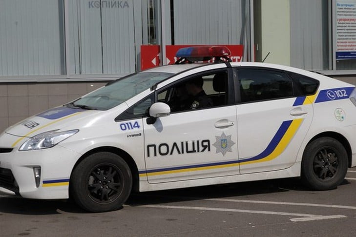 Одеські патрульні паркуються на місцях для інвалідів - фото 1