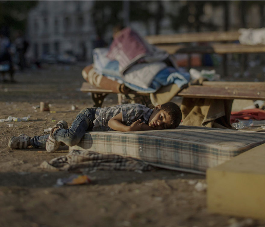 Несамовито болісні фото дітей-біженців з Сирії, які сплять  - фото 3