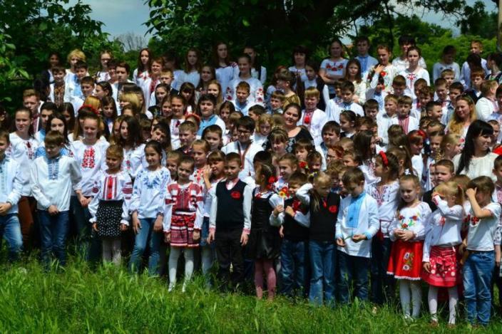 Ужгородських школярів вишиванка надихнула на довготривалий проект - фото 1
