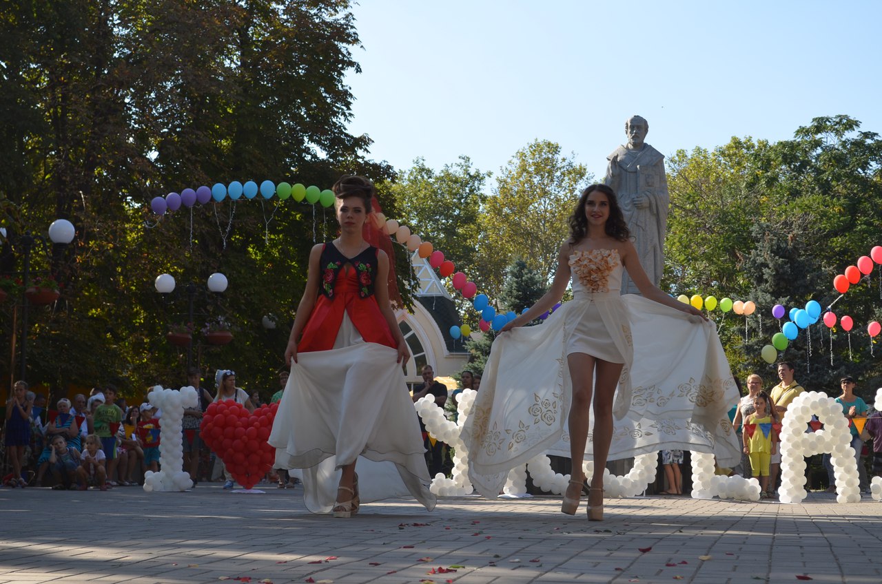 Миколаївські наречені показали неординарні сукні у День міста