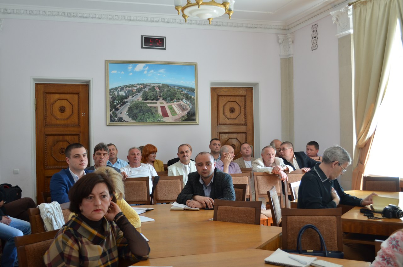 Без конкуренції: миколаївські маршрутники "самоусунулися" з конкурсу перевезень