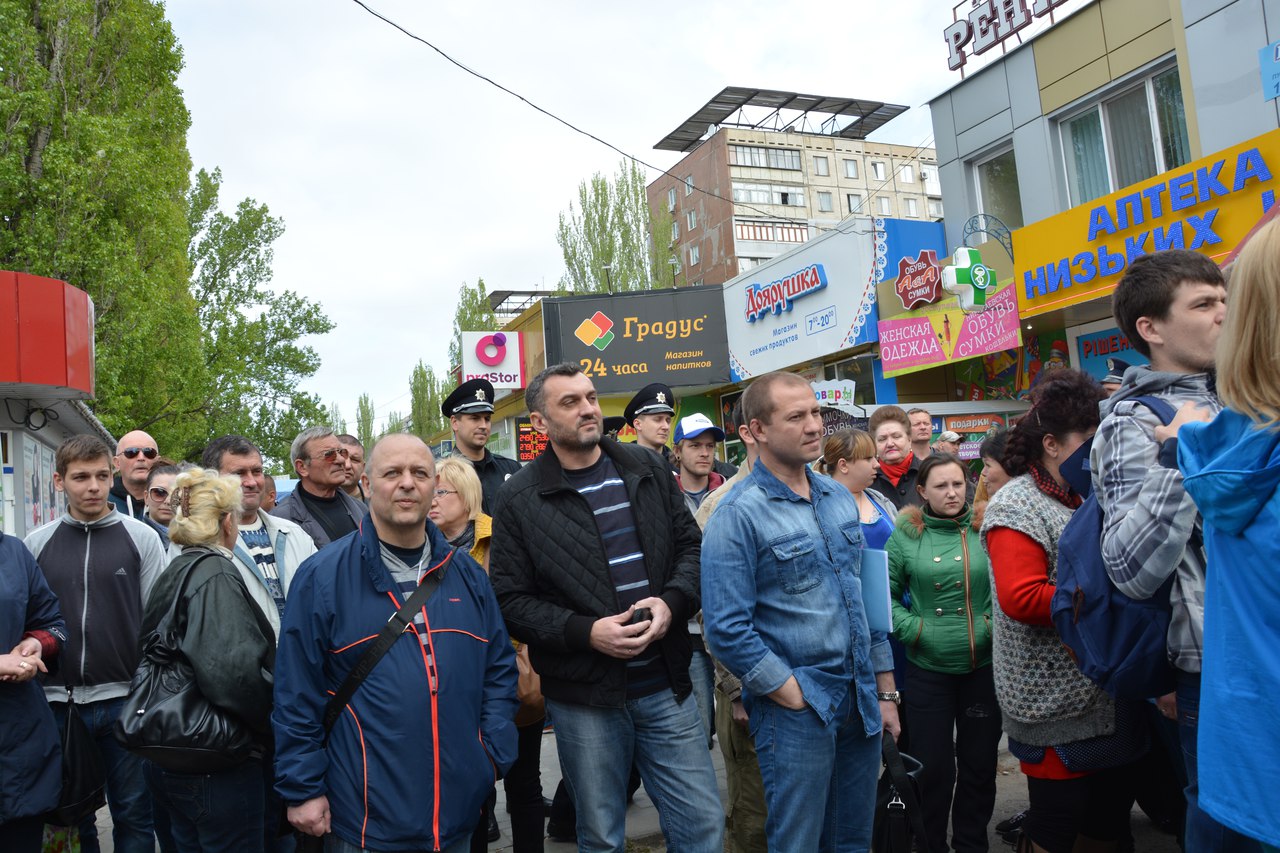 У Миколаєві "опоблоківці" грудьми відстояли незаконні білборди свого партійця