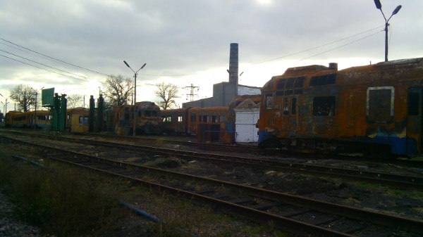 В окупованому Іловайську іржавіють поїзди, а працівники залізниці досі без зарплати (ФОТО) - фото 2
