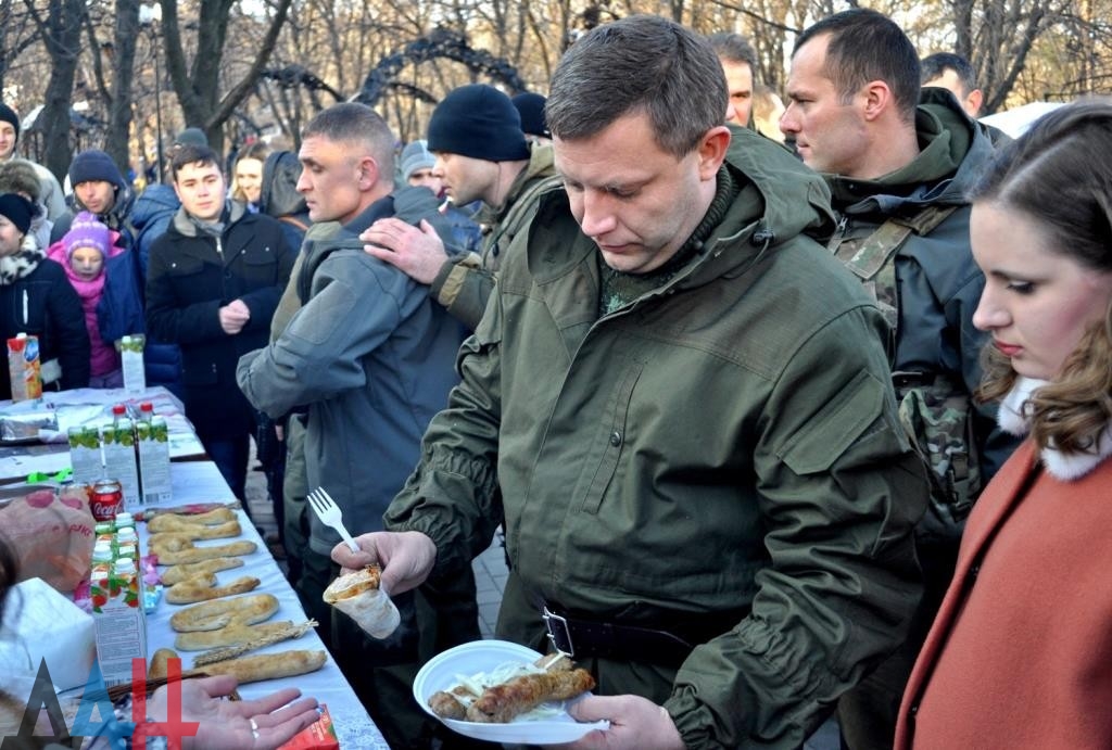 Як у роковини Голодомору в "ДНР" показово набивали животи - фото 1