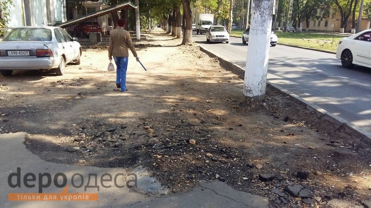 У Труханова "забули" доробити ремонт тротуару на Адміральскому проспекті (ФОТО) - фото 2