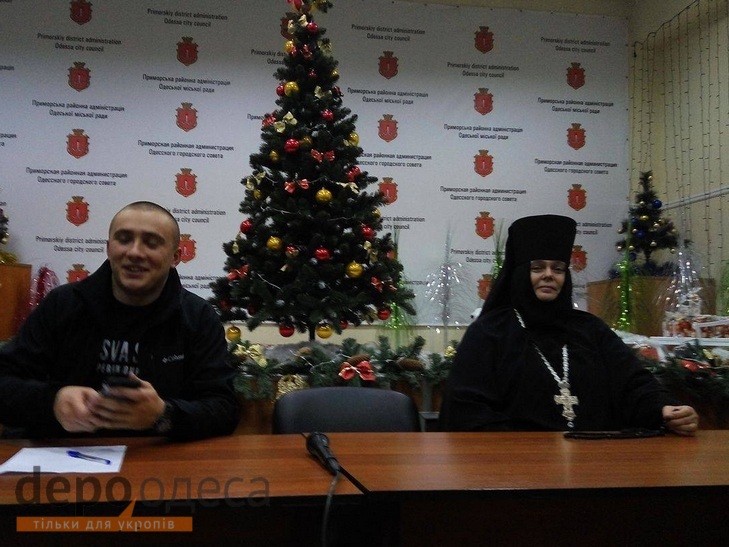 Користувачів інтернету вразило спільне фото головного "правосека" Одещини та монахині УПЦ МП (ФОТО) - фото 1