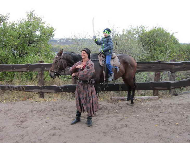 До найголовнішого свята запорозьких козаків долучилися півтисячі гостей з шести областей України - фото 15